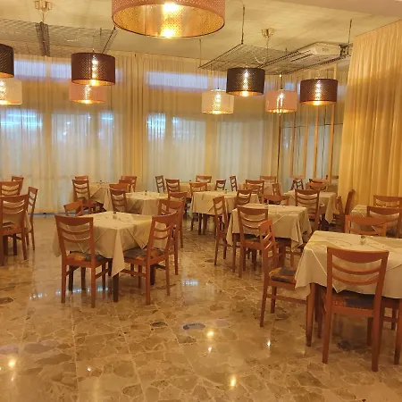Отель Hotel Venezia San Mauro Mare