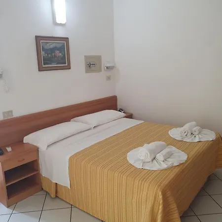 Hotel Venezia San Mauro Mare Отель San Mauro Mare