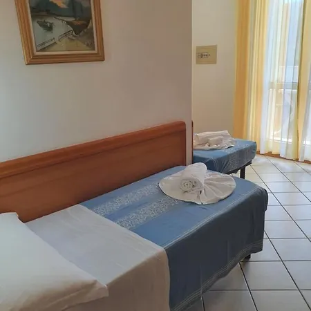 Отель Hotel Venezia San Mauro Mare 3*